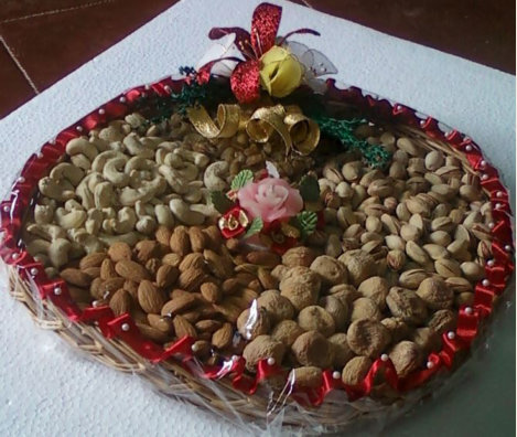 holiday-nut-trays-christmas